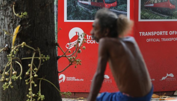 Quase metade dos baianos estava abaixo da linha da pobreza em 2023, diz IBGE