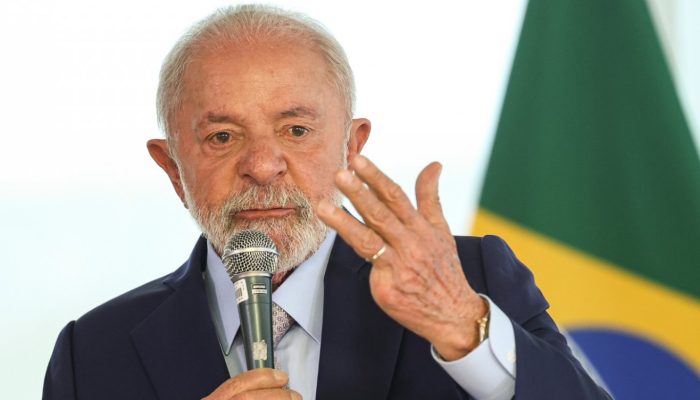 164398,lula-reune-ministros-para-tratar-de-ressarcimento-a-aposentados-nesta-terca-feira-3