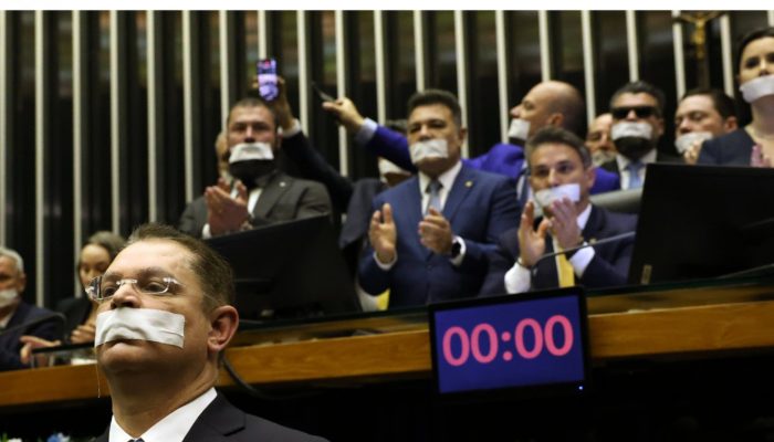 168299,apos-protestos-e-obstrucao-da-oposicao-alcolumbre-e-motta-cancelam-sessoes-no-congresso-3 (1)