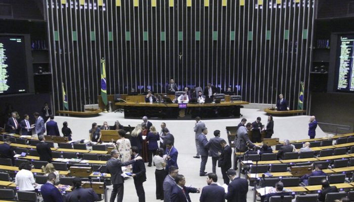 168993,camara-aprova-projeto-contra-adultizacao-de-criancas-nas-redes-sociais-3