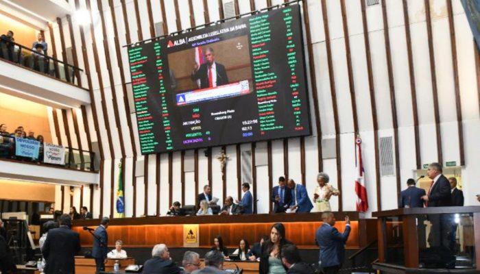 169288,alba-aprova-aumento-do-salario-de-servidores-estaduais-3