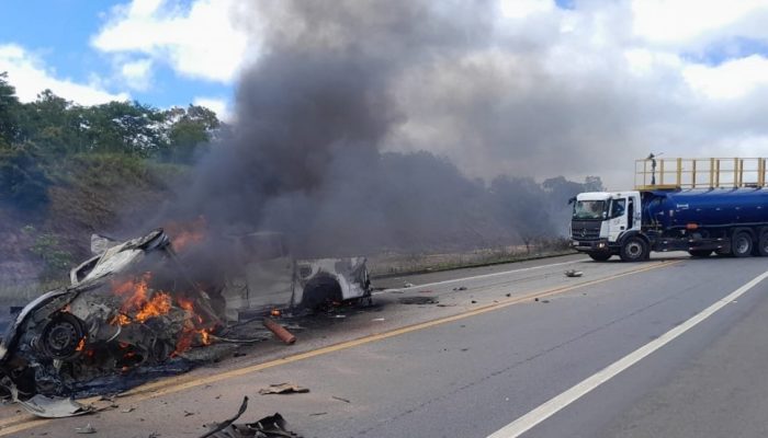 175434,dez-pessoas-morrem-em-batida-na-divisa-da-bahia-com-o-espirito-santo-3