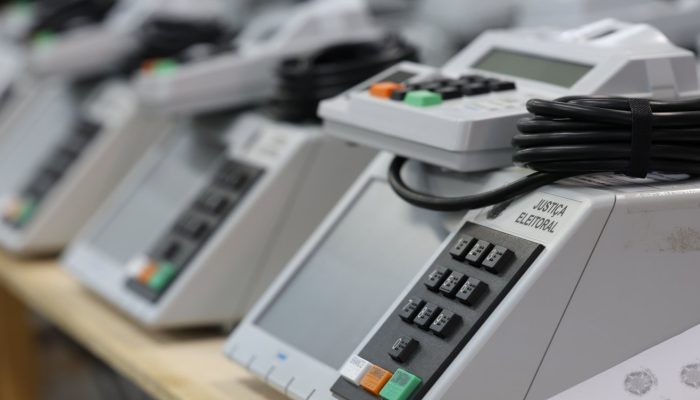 180872,datafolha-lula-empata-com-flavio-bolsonaro-caiado-e-zema-em-simulacoes-de-2-turno-3