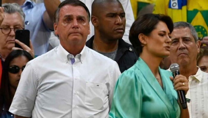 1_jair-bolsonaro-e-michelle-bolsonaro_1_53364-30976014.jpg