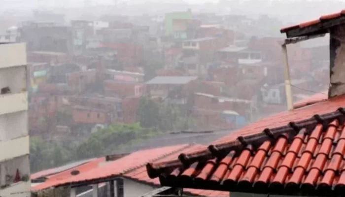 Bahia-tera-chuva-tempo-seco-e-calor-de-38°C-veja-a-previsao-para-Salvador-696x466-1.webp.webp