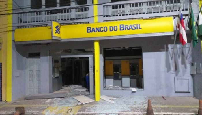 agencia-do-Banco-do-Brasil-explodida-em-muritiba-768x576-1.jpg