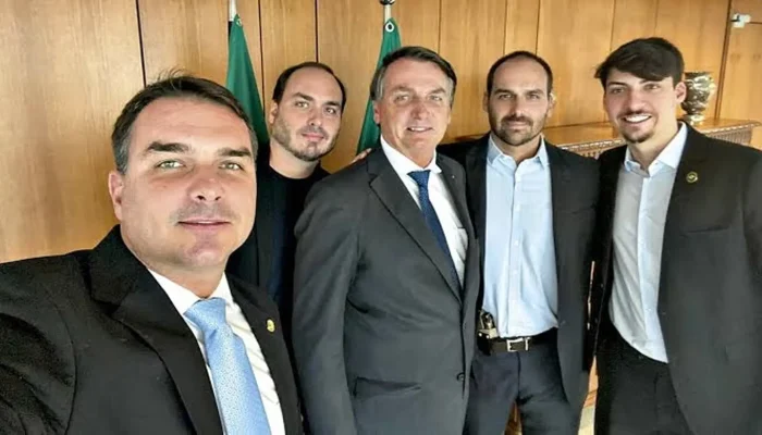 bolsonaro-e-familia5.webp.webp