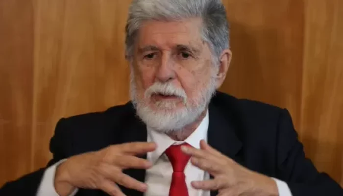 celso-amorim-e-conselheiro-de-lula-quando-o-assunto-e-geopolitica-1672915270980_v2_450x337.jpg