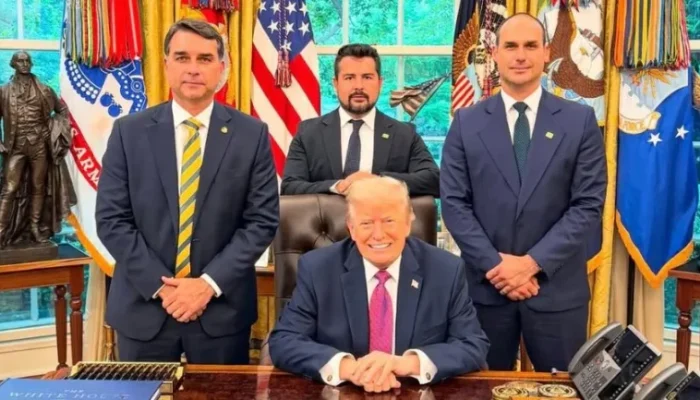 flavio-bolsonaro-paulo-figueiredo-e-eduardo-bolsonaro-768x433-1.webp.webp