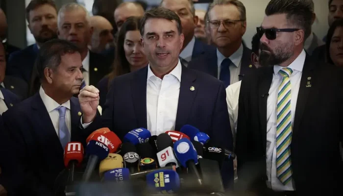 imagem-principal-campanha-flavio-bolsonaro-produtora-relatorio-dark-horse-114971378-pa-brasilia-19-0.webp