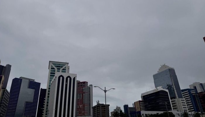 nuvens_tancredoneves_widelg.jpg